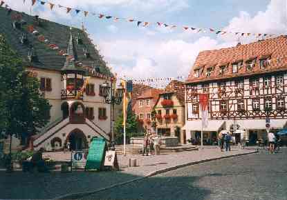 Marktplatz in Volkach.jpg (15839 Byte)